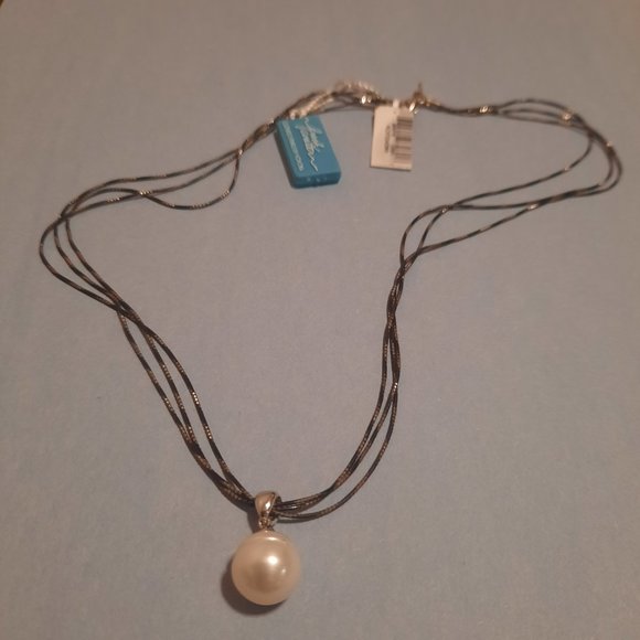 Sterling Silver 11-12 mm white round pearl drop on triple chain 18 in - Picture 2 of 5